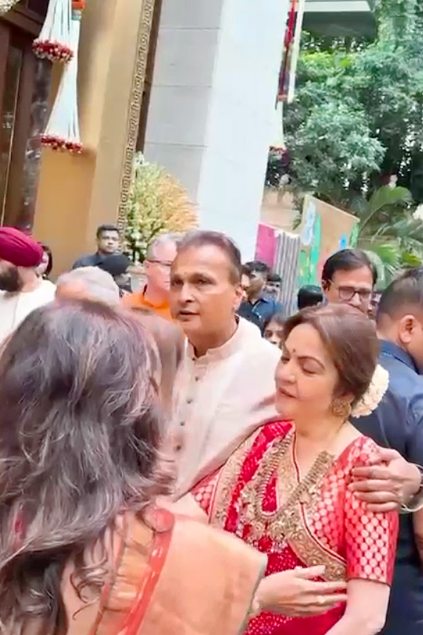 The Ambani family kicked off Ganesh Chaturthi celebrations at Antilia Photos8