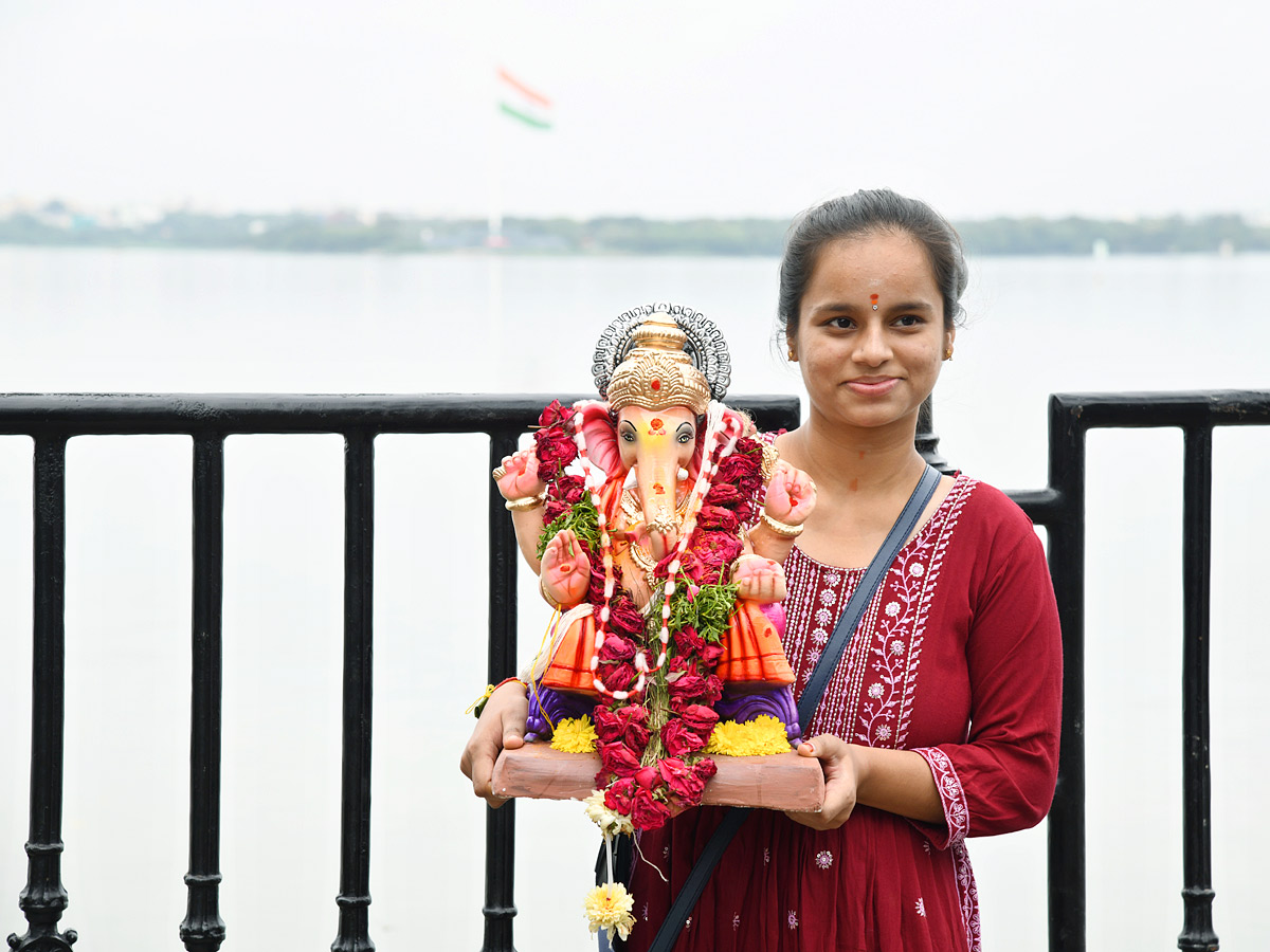 3rd Day Ganesh Nimajjanam At Tank Bund Photos11