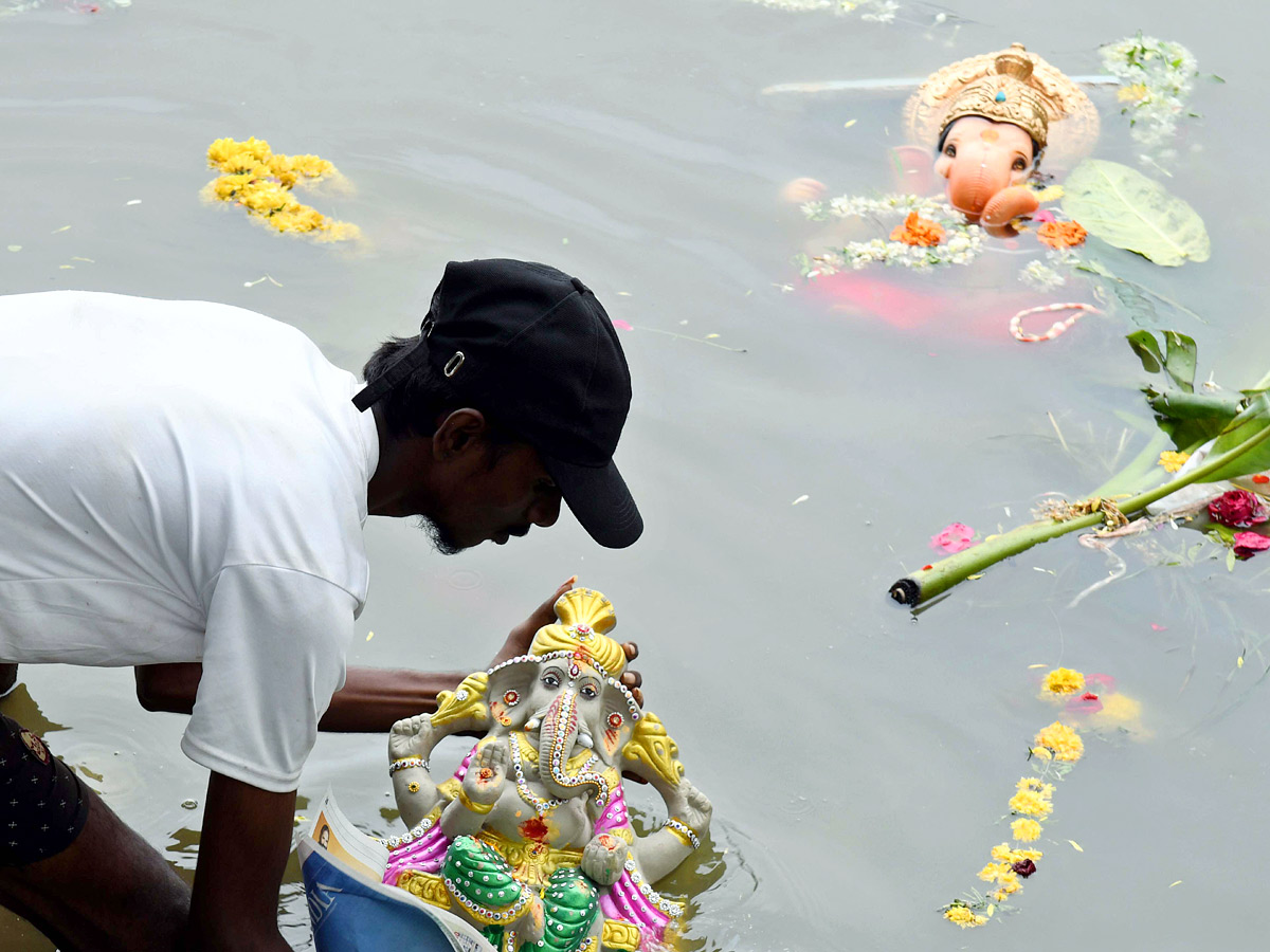 3rd Day Ganesh Nimajjanam At Tank Bund Photos12