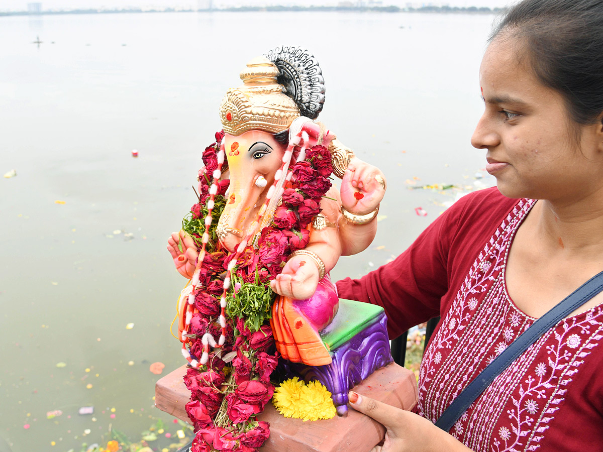 3rd Day Ganesh Nimajjanam At Tank Bund Photos9