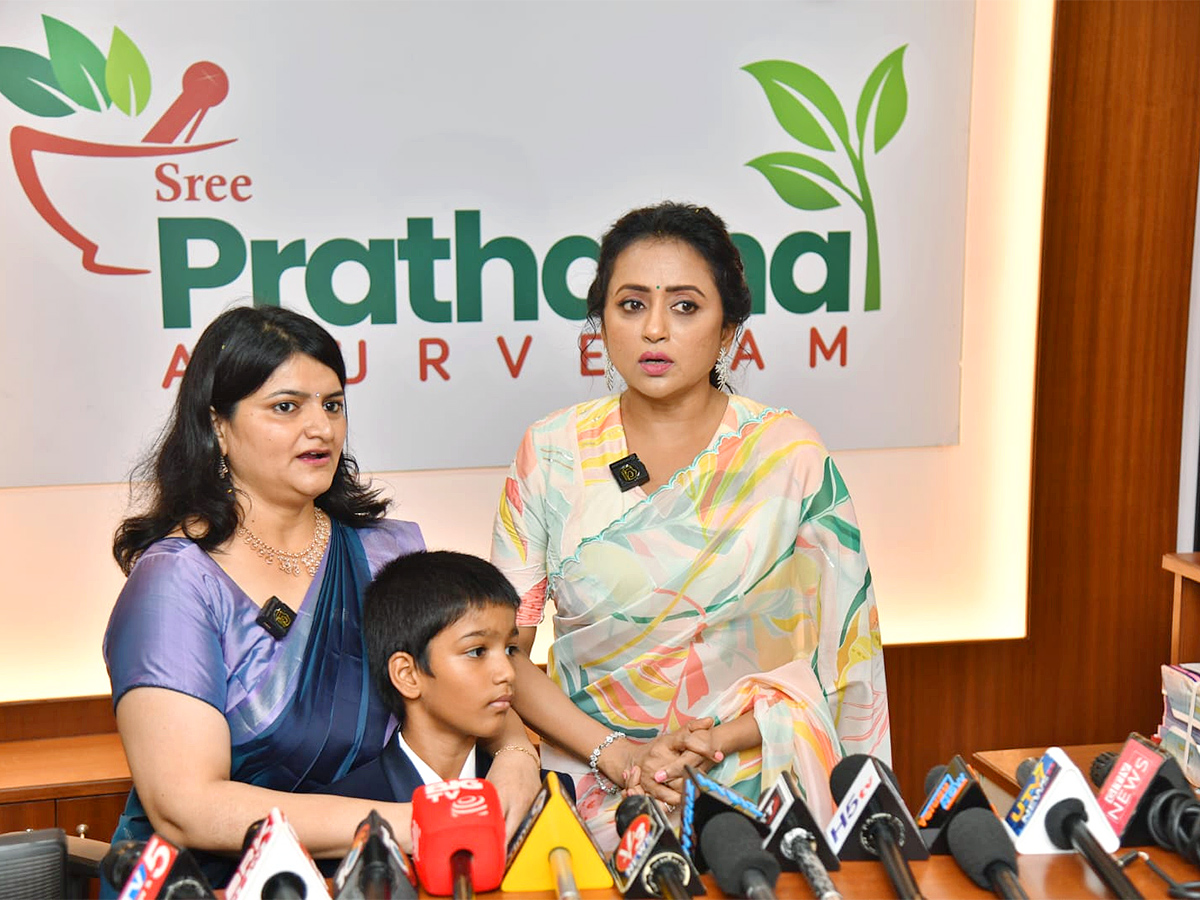 Anchor Suma at Visit Kukatpally Photos15