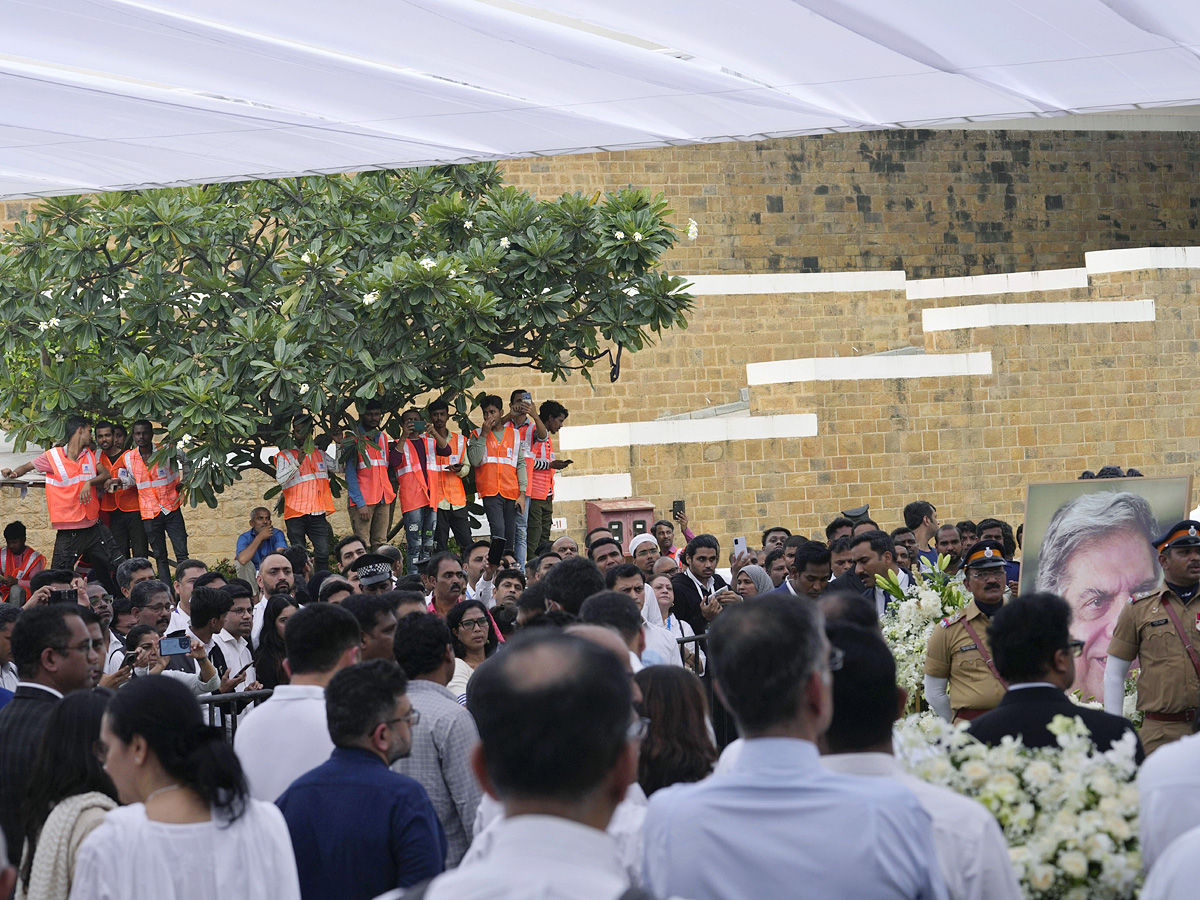 Ratan Tata's Last Rites With State Honours, Thousands Gather To Pay Tributes Photos15