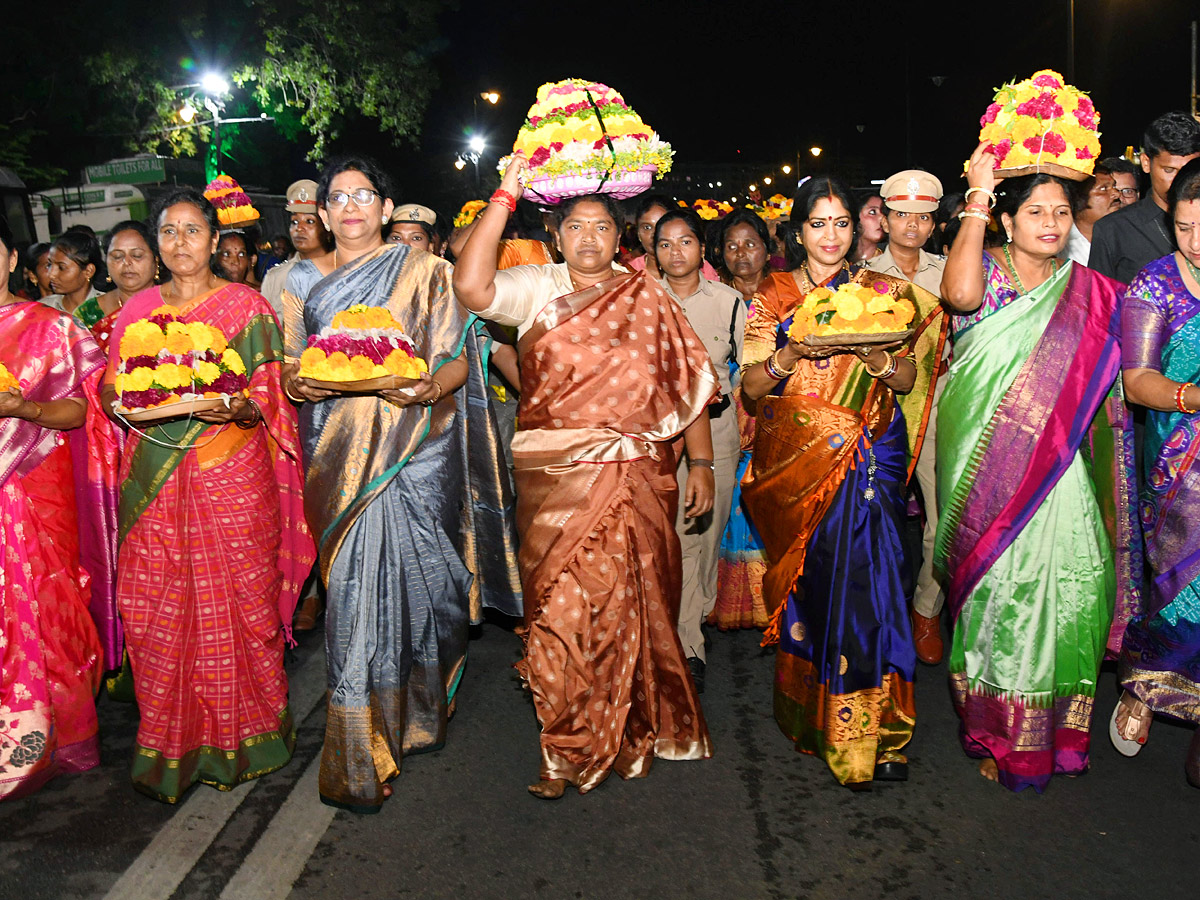 Grand Celebrations of Saddula Bathukamma in Telangana Photos12