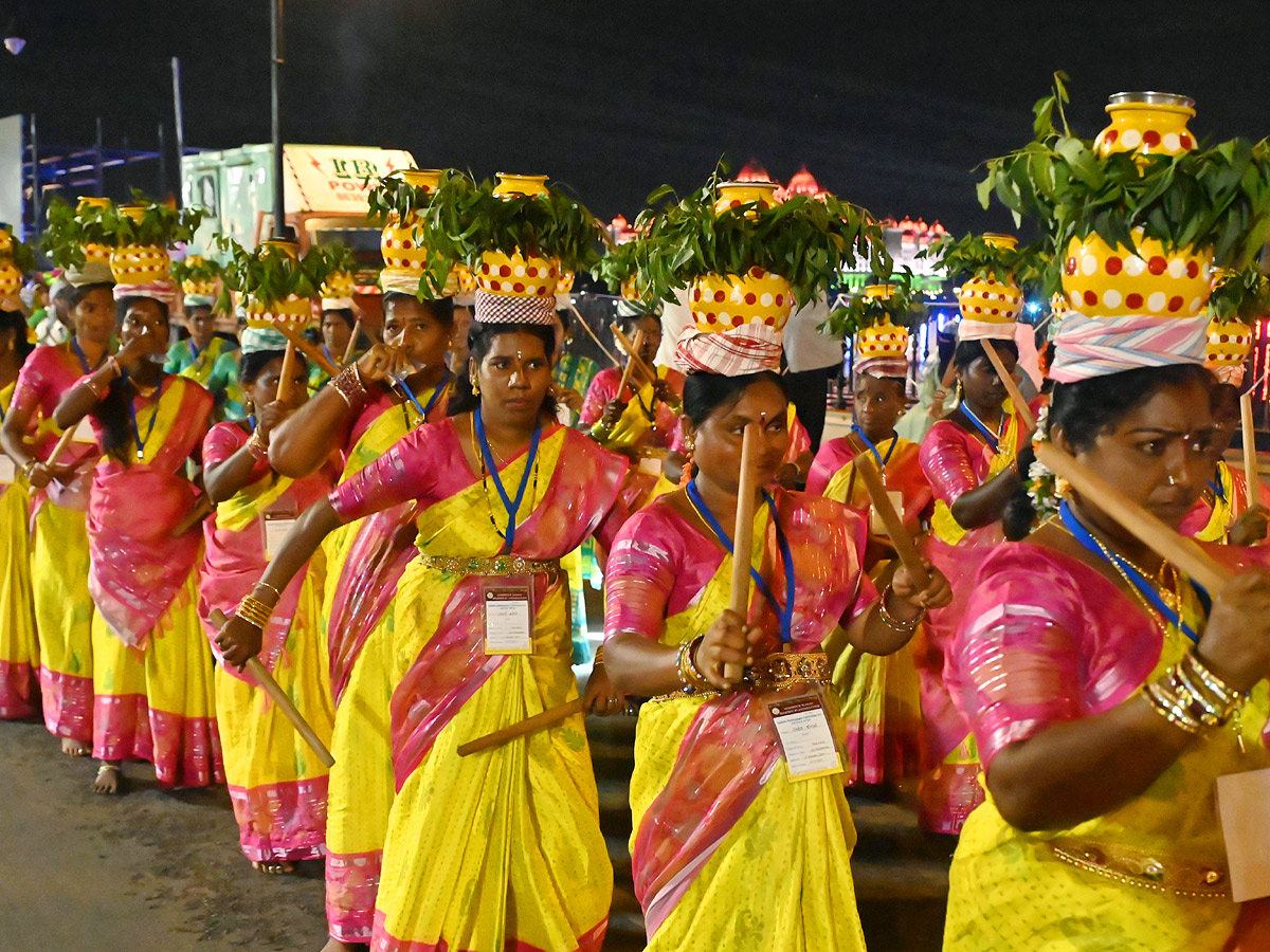 Grand Celebrations of Saddula Bathukamma in Telangana Photos16