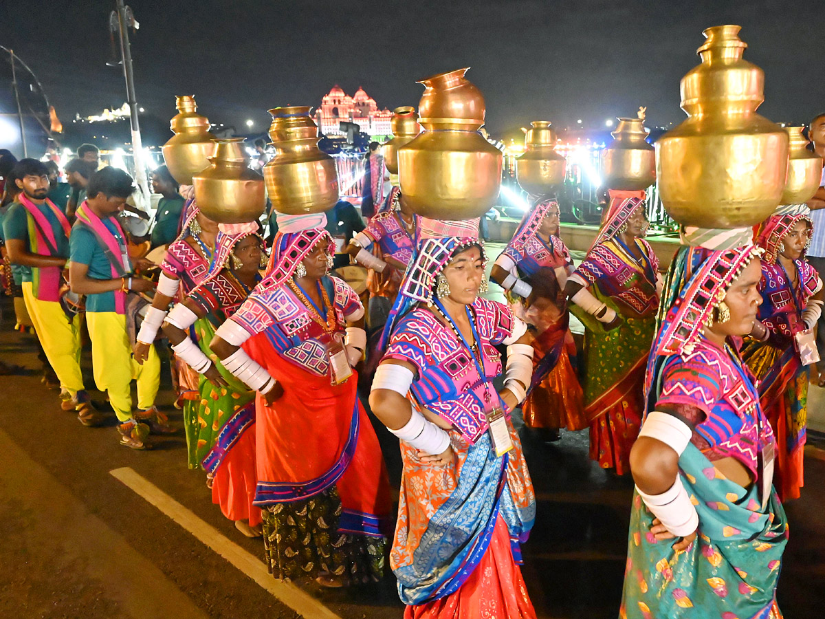 Grand Celebrations of Saddula Bathukamma in Telangana Photos18