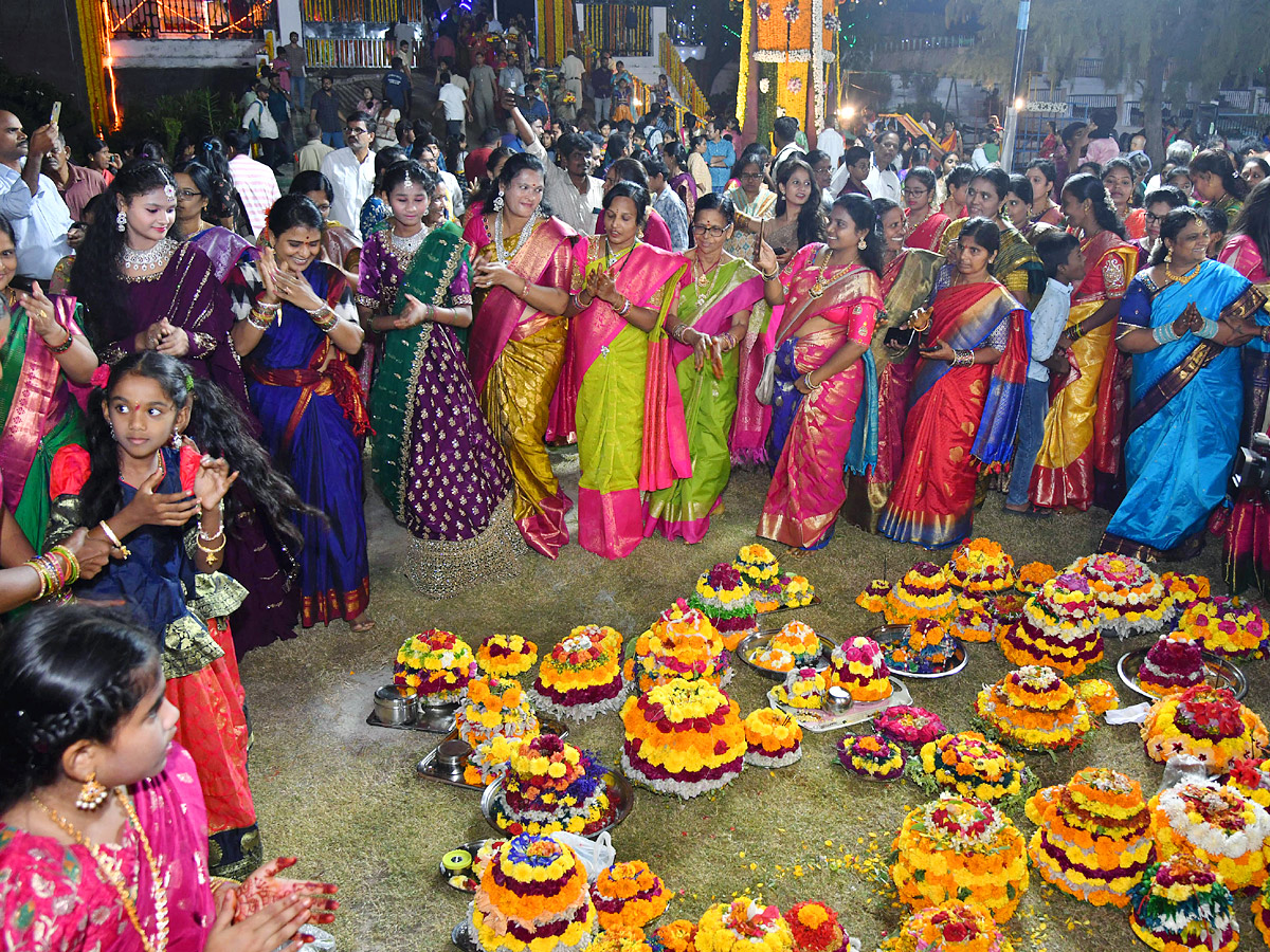 Grand Celebrations of Saddula Bathukamma in Telangana Photos19