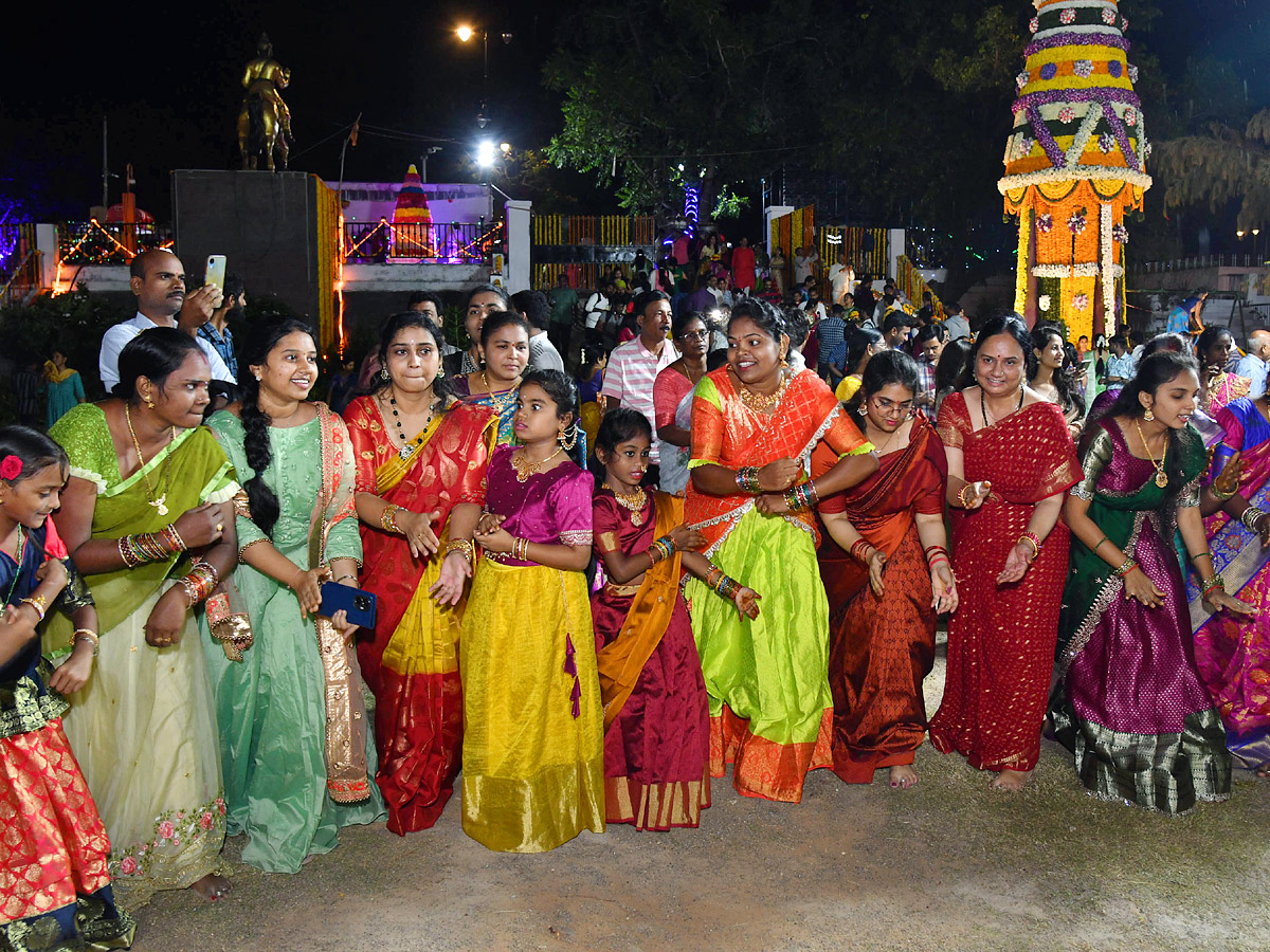 Grand Celebrations of Saddula Bathukamma in Telangana Photos20