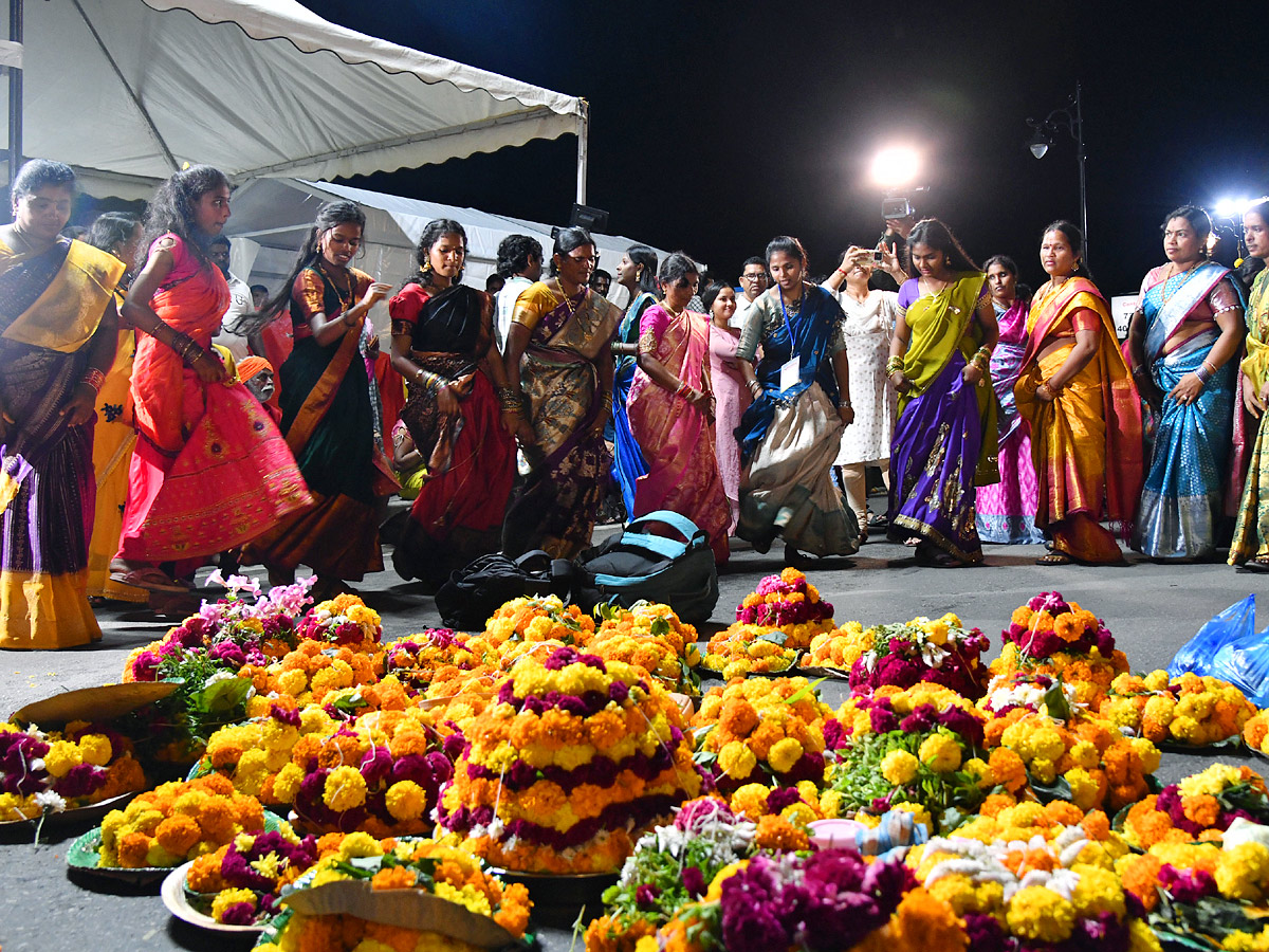 Grand Celebrations of Saddula Bathukamma in Telangana Photos26