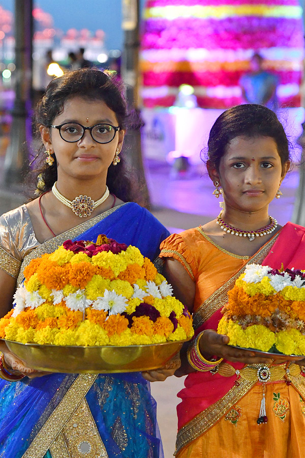 Grand Celebrations of Saddula Bathukamma in Telangana Photos27