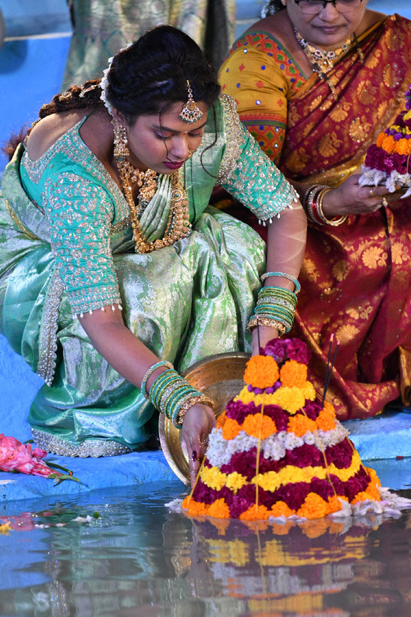 Grand Celebrations of Saddula Bathukamma in Telangana Photos30