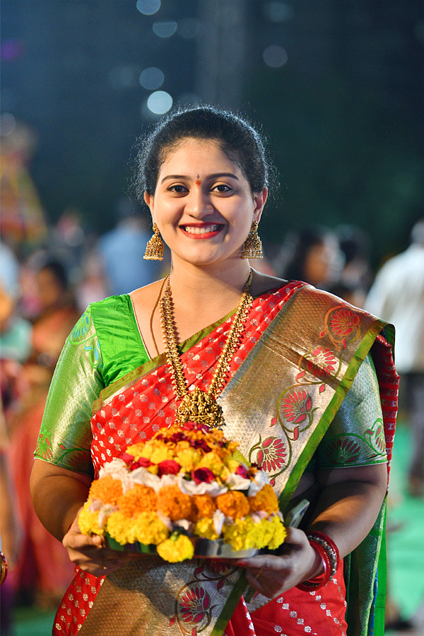 Grand Celebrations of Saddula Bathukamma in Telangana Photos34