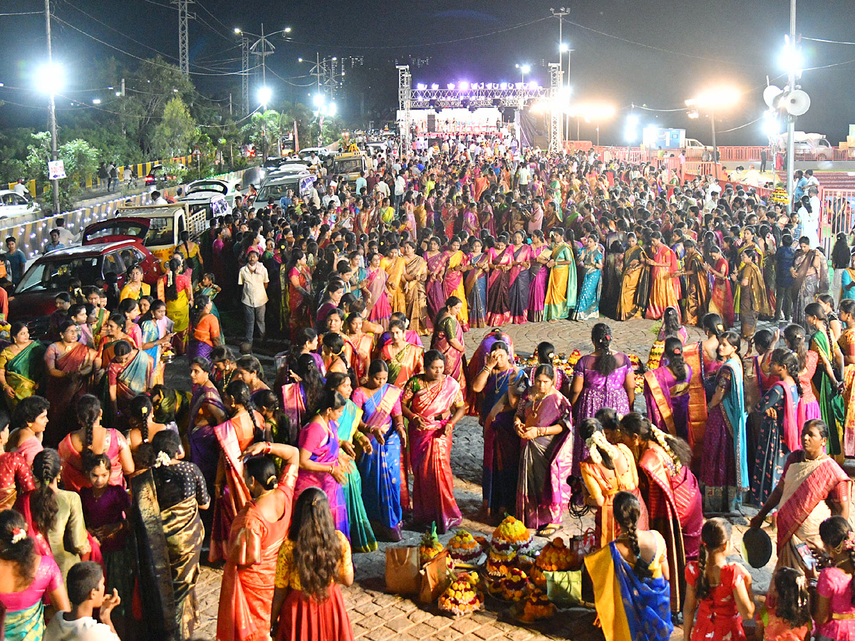 Grand Celebrations of Saddula Bathukamma in Telangana Photos36