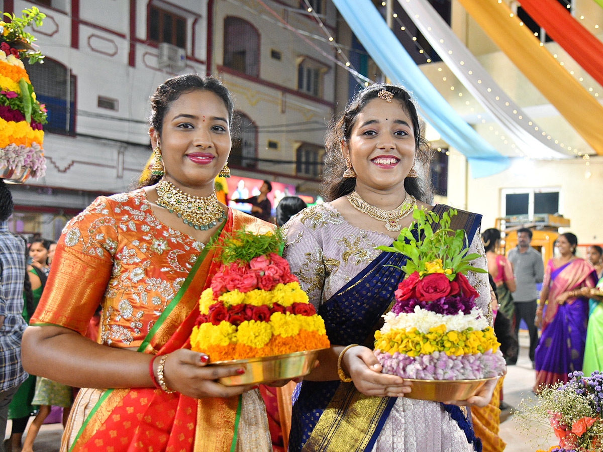 Grand Celebrations of Saddula Bathukamma in Telangana Photos37