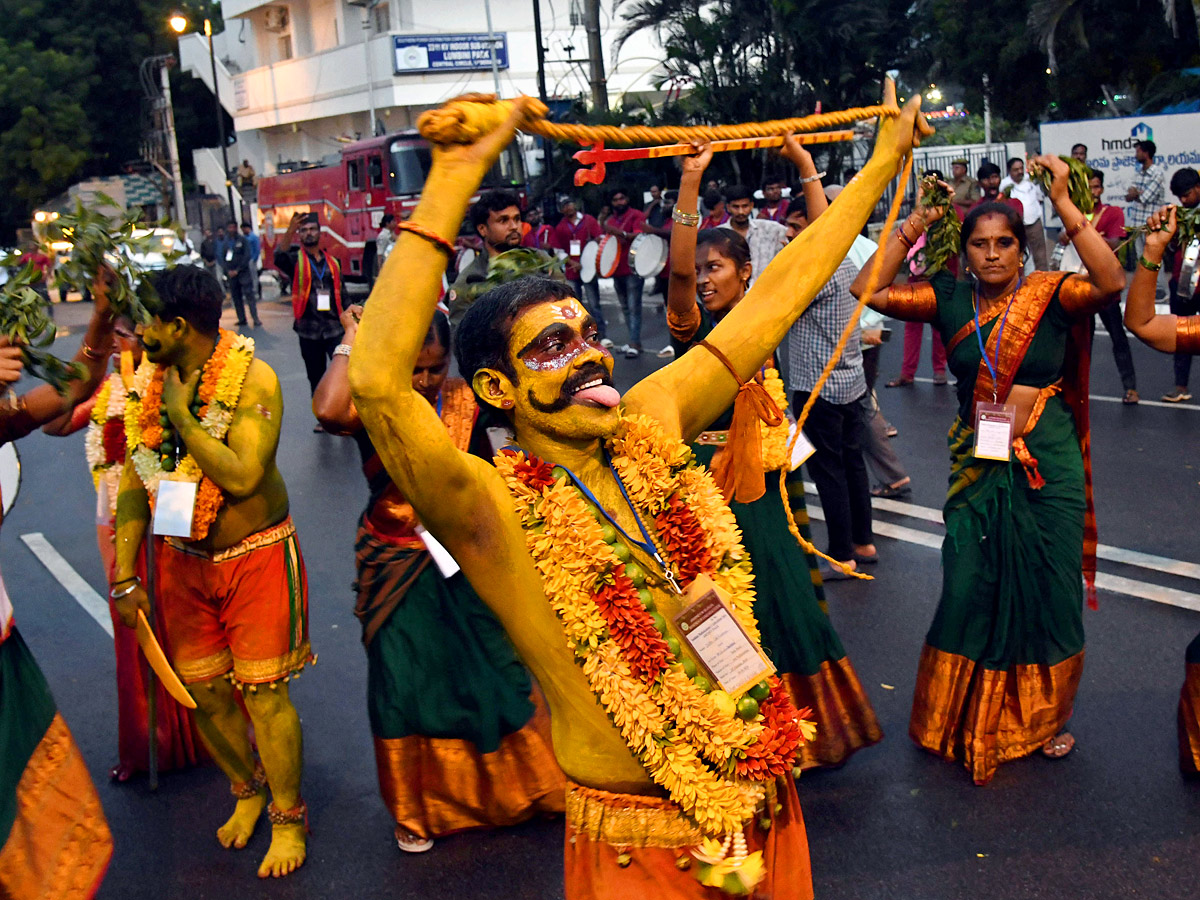 Grand Celebrations of Saddula Bathukamma in Telangana Photos5