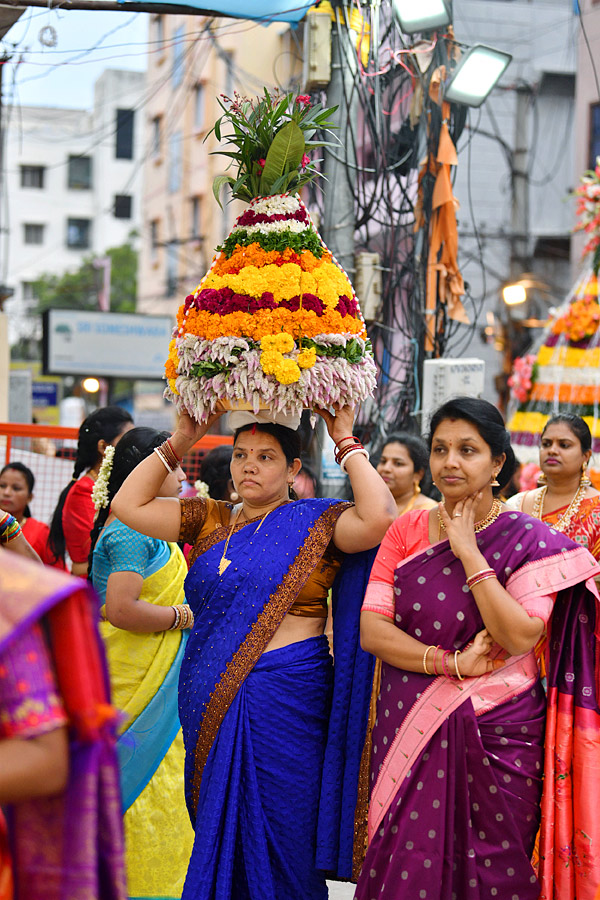 Grand Celebrations of Saddula Bathukamma in Telangana Photos41