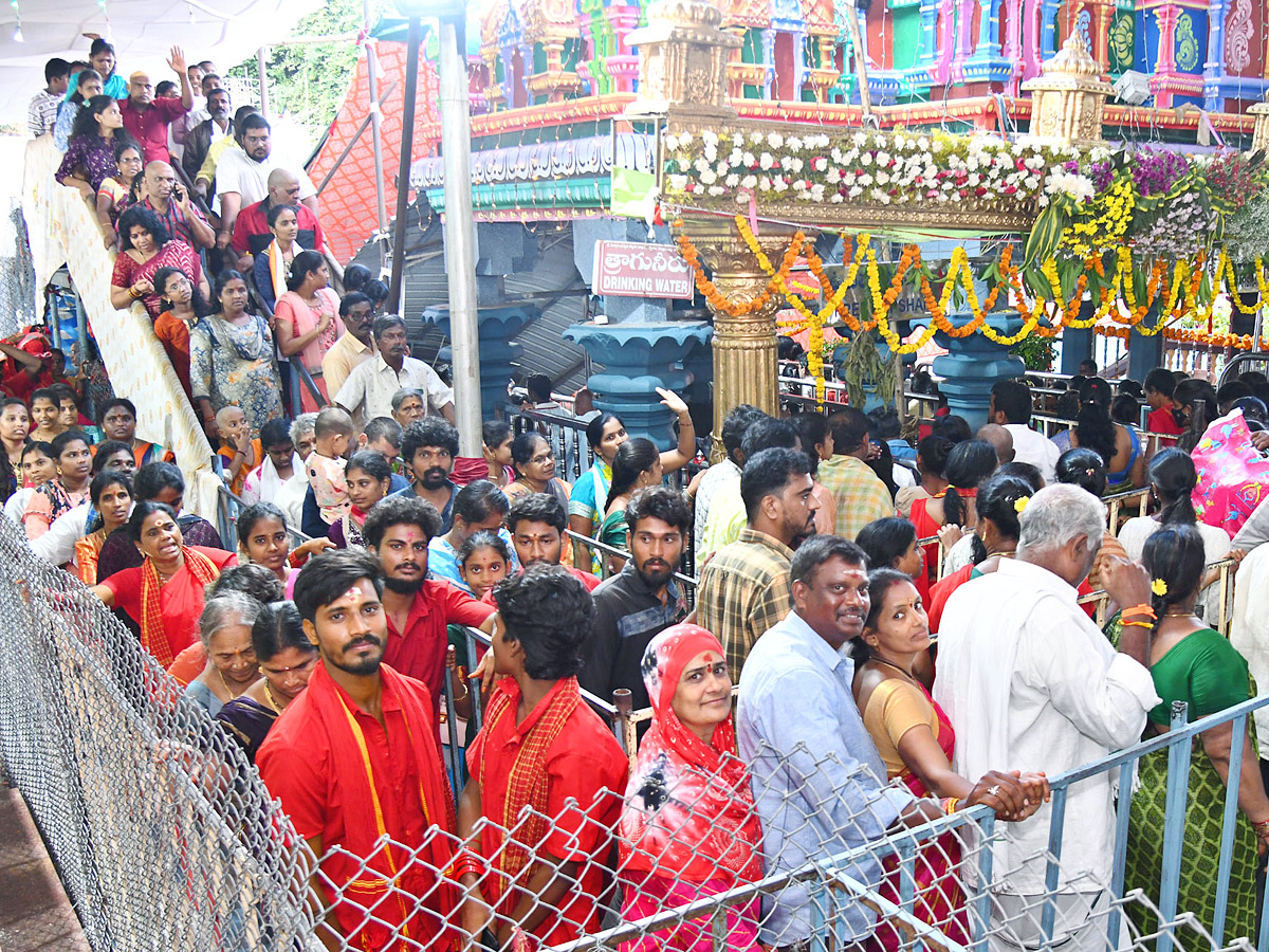 Vijayawada kanakadurga as mahishasuramardini on 9th day of Dussehra Photos21