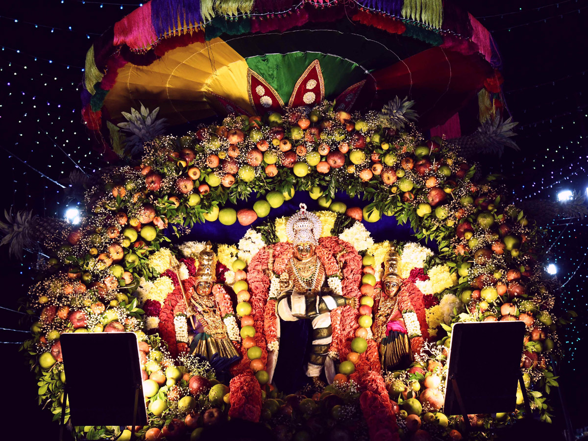 Vijayawada kanakadurga as mahishasuramardini on 9th day of Dussehra Photos10