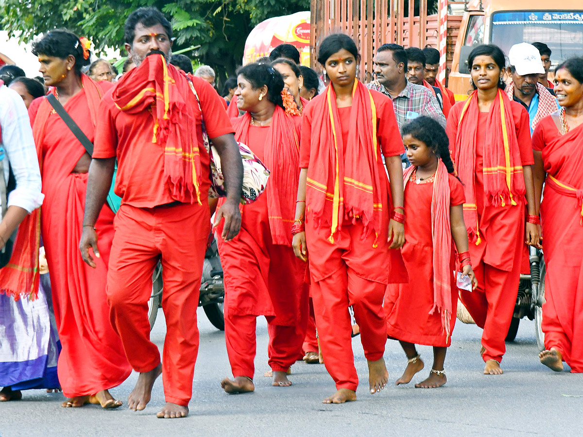 Vijayawada kanakadurga as mahishasuramardini on 9th day of Dussehra Photos16