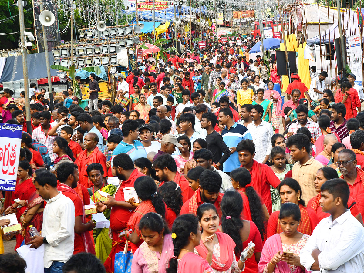 Vijayawada kanakadurga as mahishasuramardini on 9th day of Dussehra Photos20