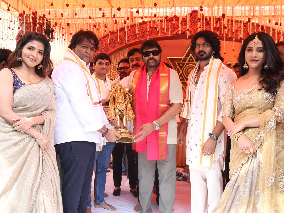 Megastar Chiranjeevi Launched Nagabandham Movie Photos7