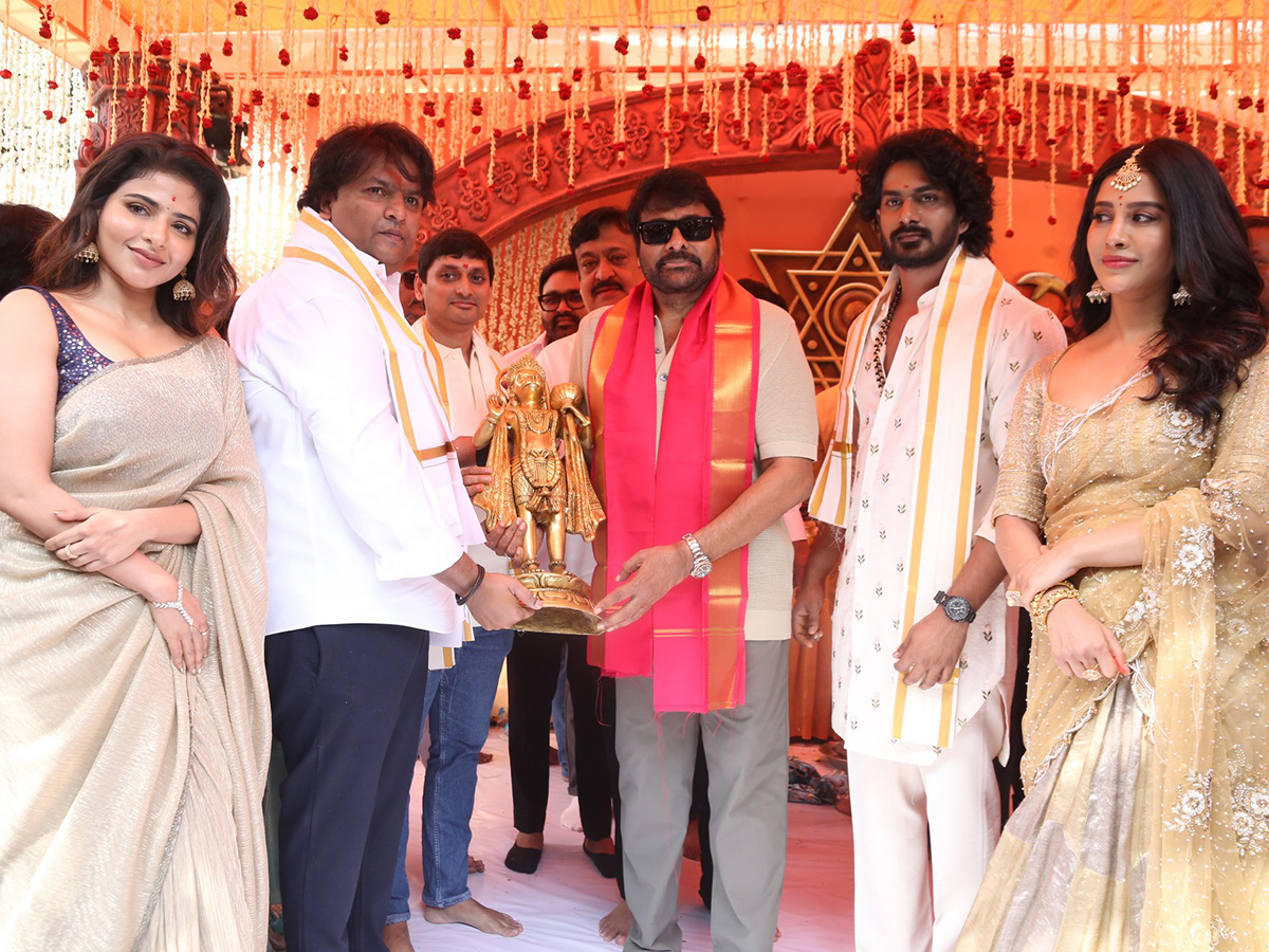 Megastar Chiranjeevi Launched Nagabandham Movie Photos8