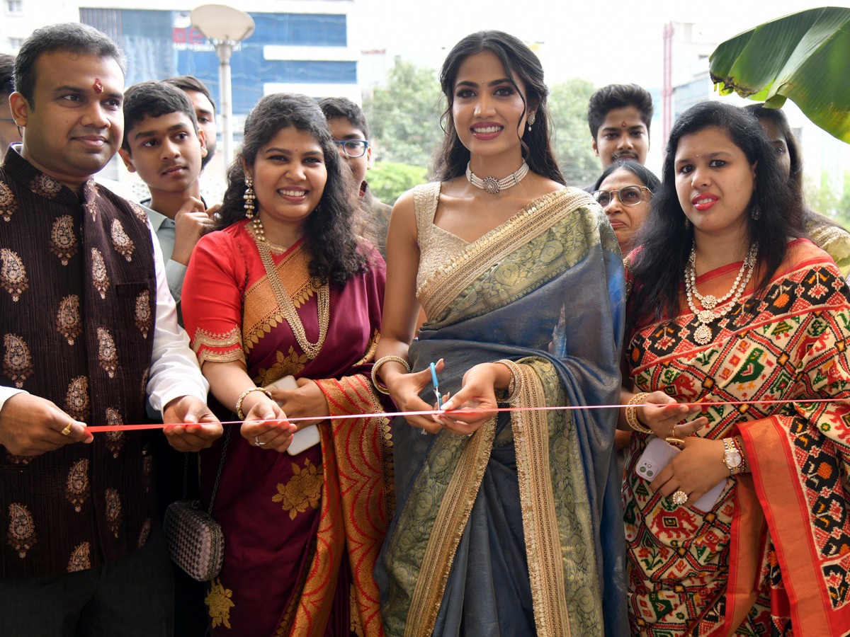 AP Miss Universe Launches Vastram By Singhania's At Gachibowli2