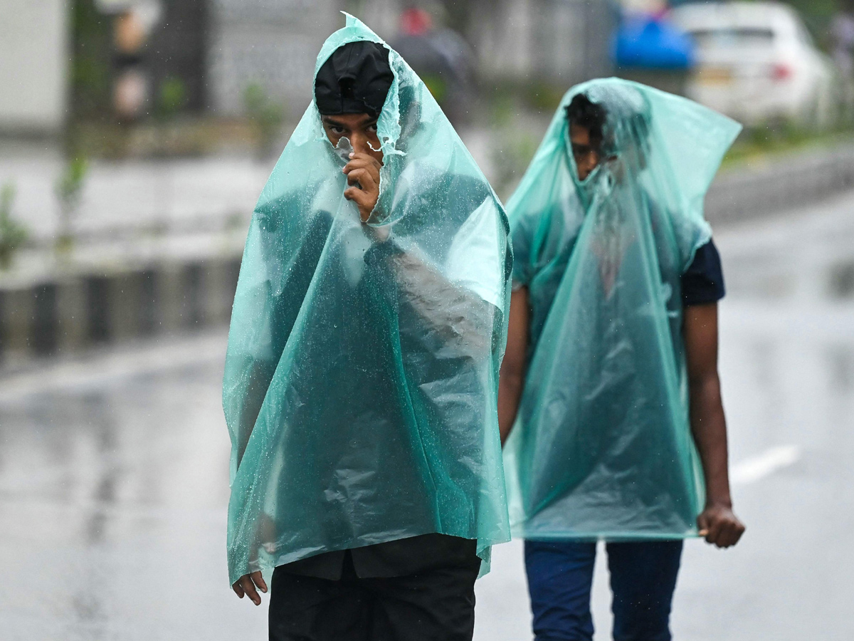 Chennai braces for heavy rainfall, several districts in Tamil Nadu Photo Gallery5