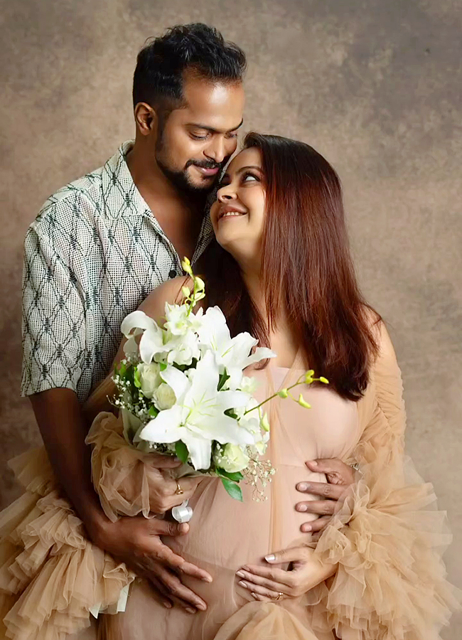 Devoleena Bhattacharjee baby bump in maternity photoshoot5