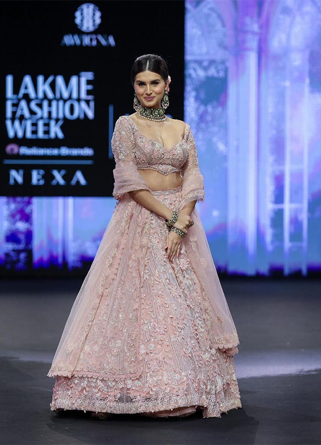 Bollywood actress in Lakme Fashion Week 2024 Photos13