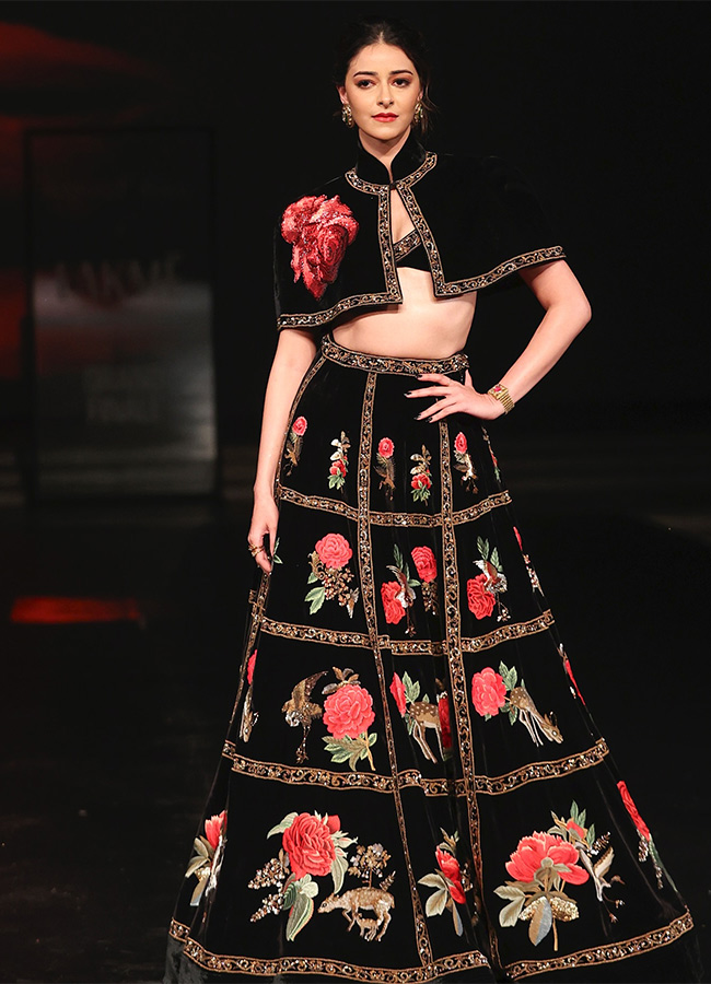 Bollywood actress in Lakme Fashion Week 2024 Photos2