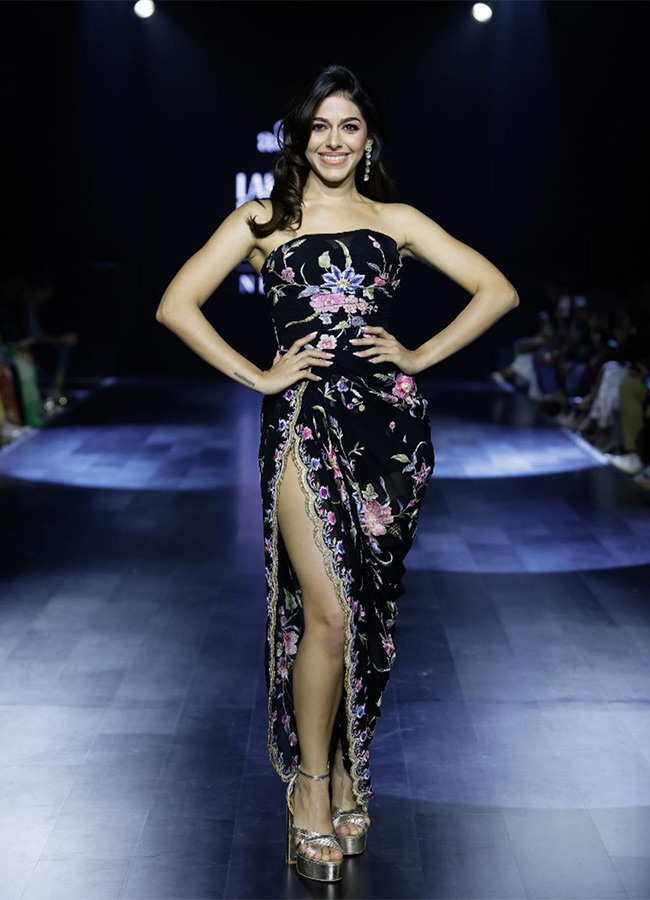 Bollywood actress in Lakme Fashion Week 2024 Photos3