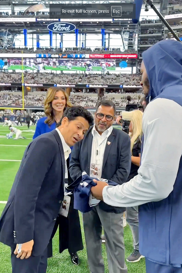 God in Dallas Today: Unmukt Chand meets Sachin Tendulkar Photos2