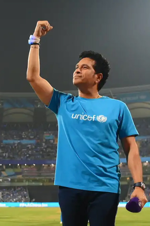 God in Dallas Today: Unmukt Chand meets Sachin Tendulkar Photos12