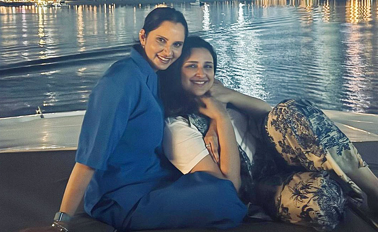 Sania Mirza cherishes precious moments with Best friends in Dubai: Photos4