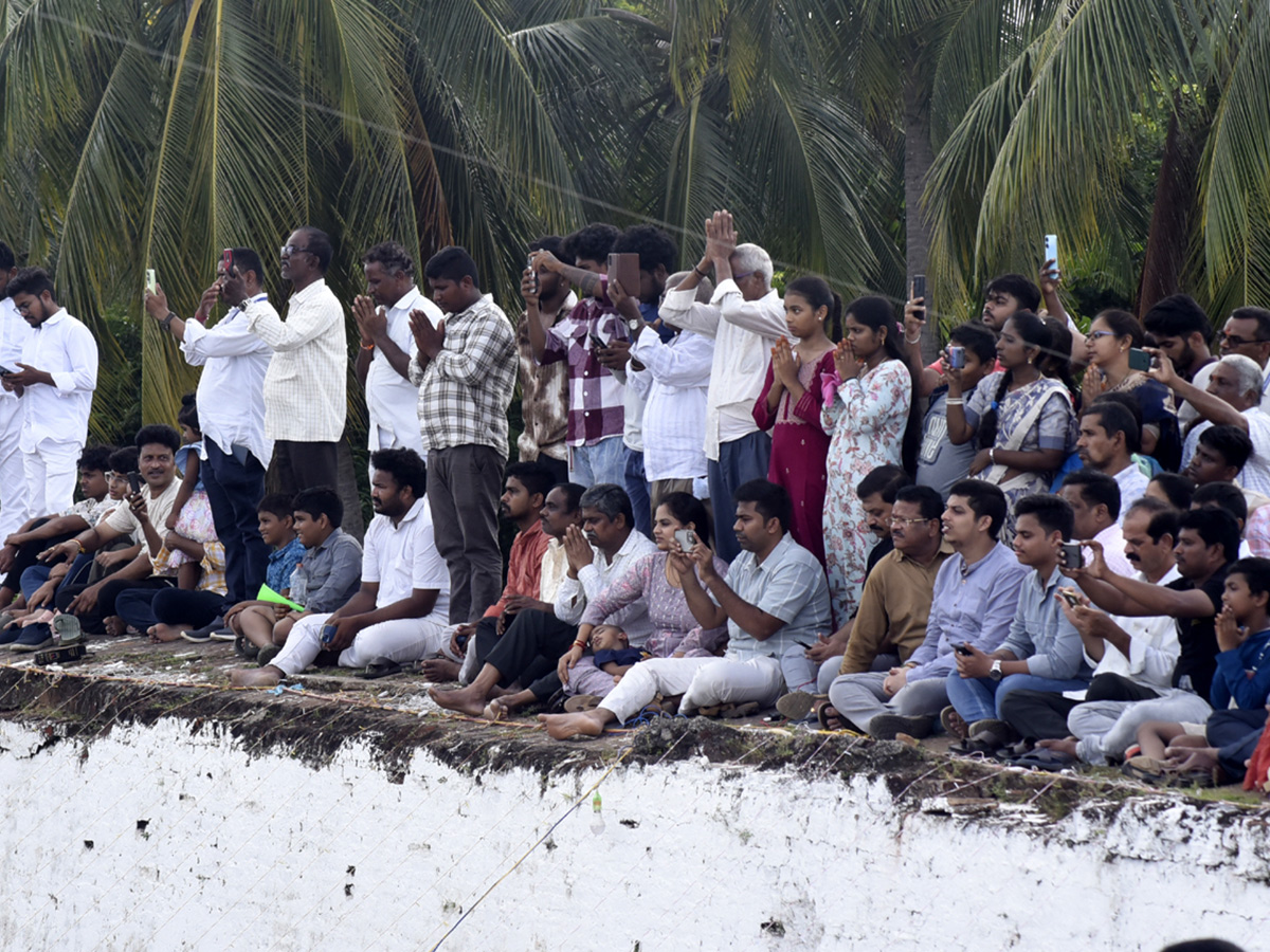 Vizianagaram : Pydithalli Ammavari Sirimanotsavam 202416