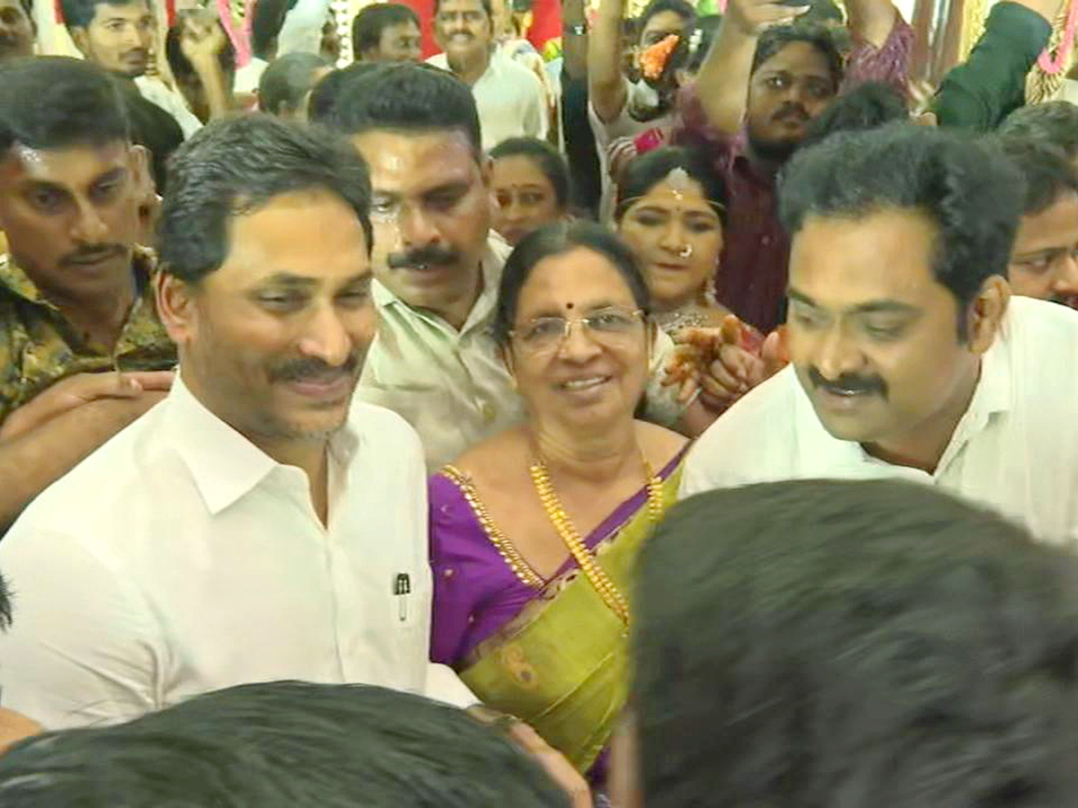 YS Jagan Attends Tanniru Nageswara Rao Daughter Marriage At Jaggaiahpet 12