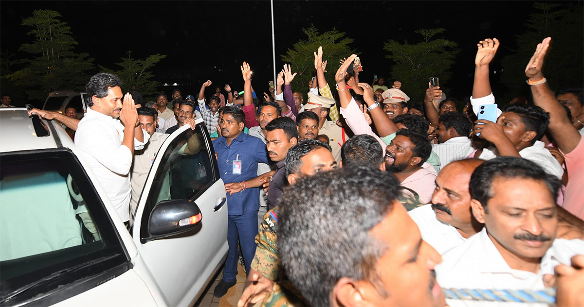 YS Jagan Attends Tanniru Nageswara Rao Daughter Marriage At Jaggaiahpet 3