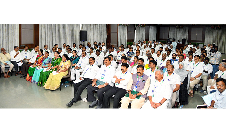 YS Jagan Mohan Reddy Workshop With YSRCP Leaders Photos4