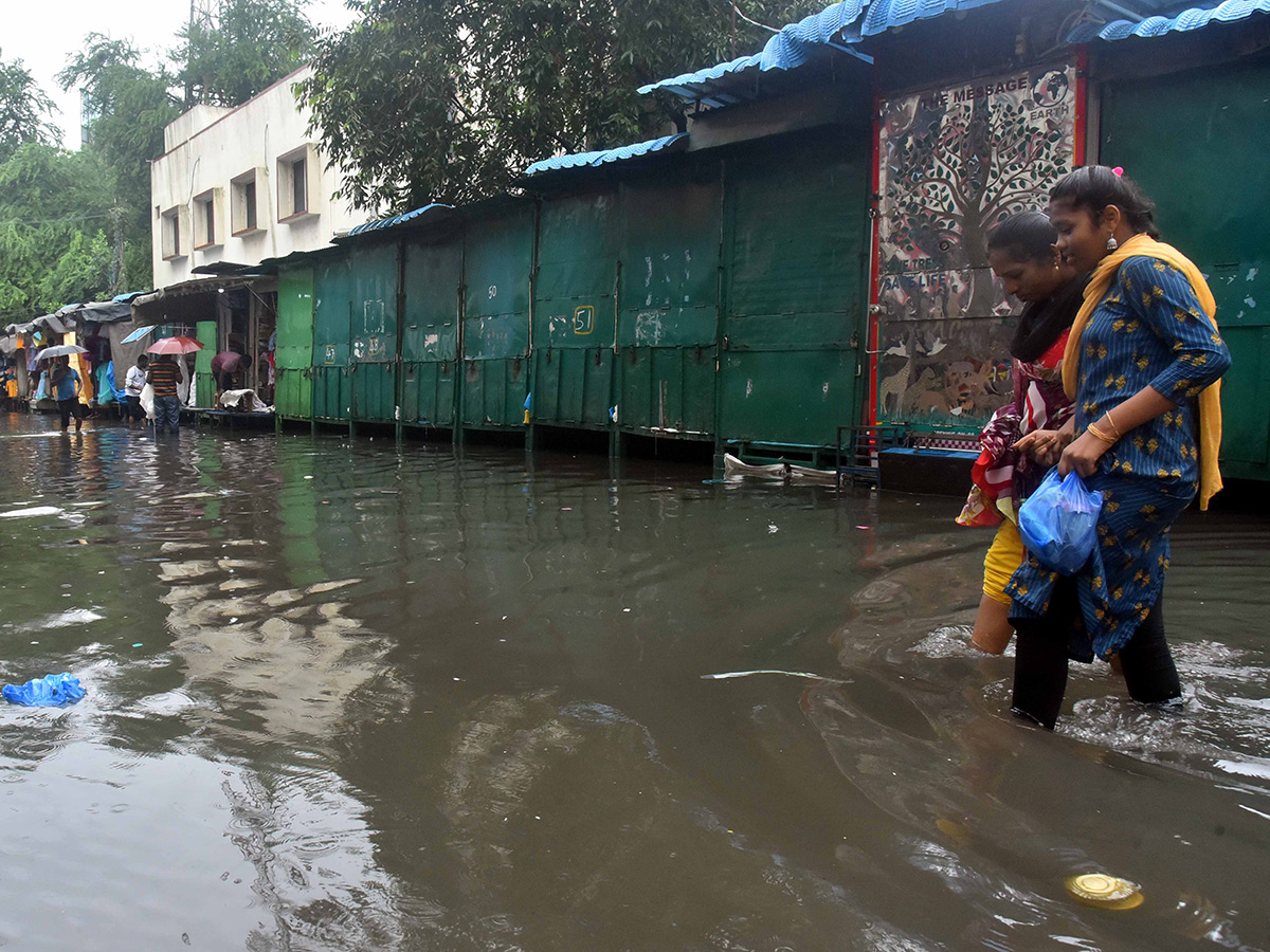 heavy rains in andhra pradesh today photos13