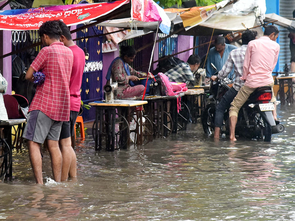 heavy rains in andhra pradesh today photos15