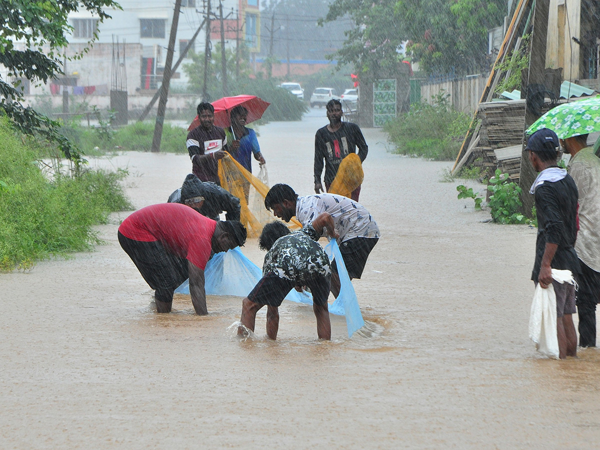 heavy rains in andhra pradesh today photos17