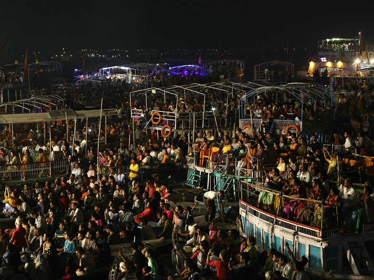 Ganga Maha Aarti at Dashashwamedh Ghat in Varanasi11