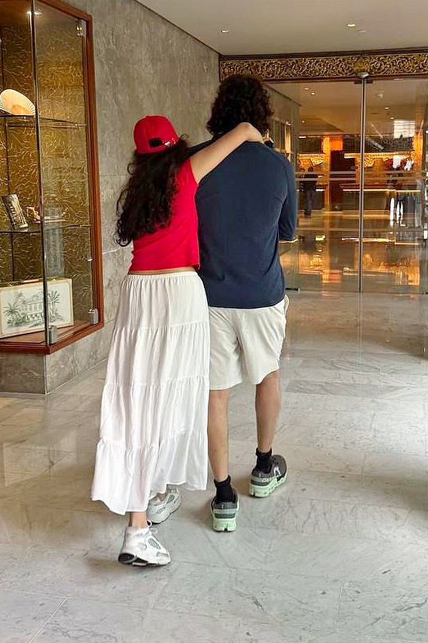 Mahesh Babu Family Enjoying vacation In Bangkok Photos Goes Viral In Social Media 4