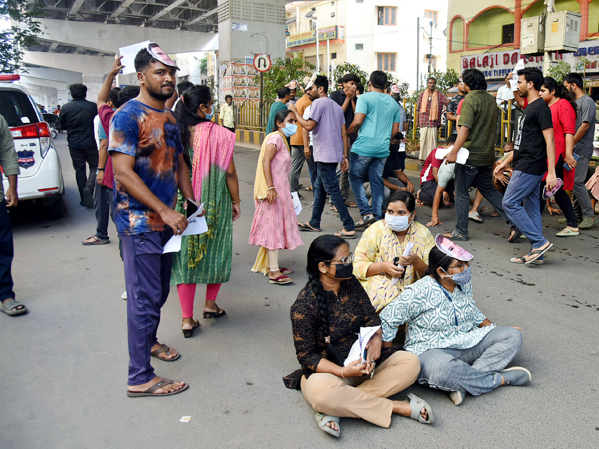 Group 1 Candidates Protest In Ashok Nagar Hyderabad Photo Gallery13