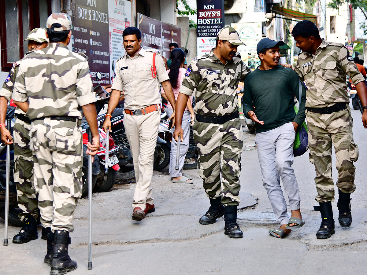 Group 1 Candidates Protest In Ashok Nagar Hyderabad Photo Gallery6