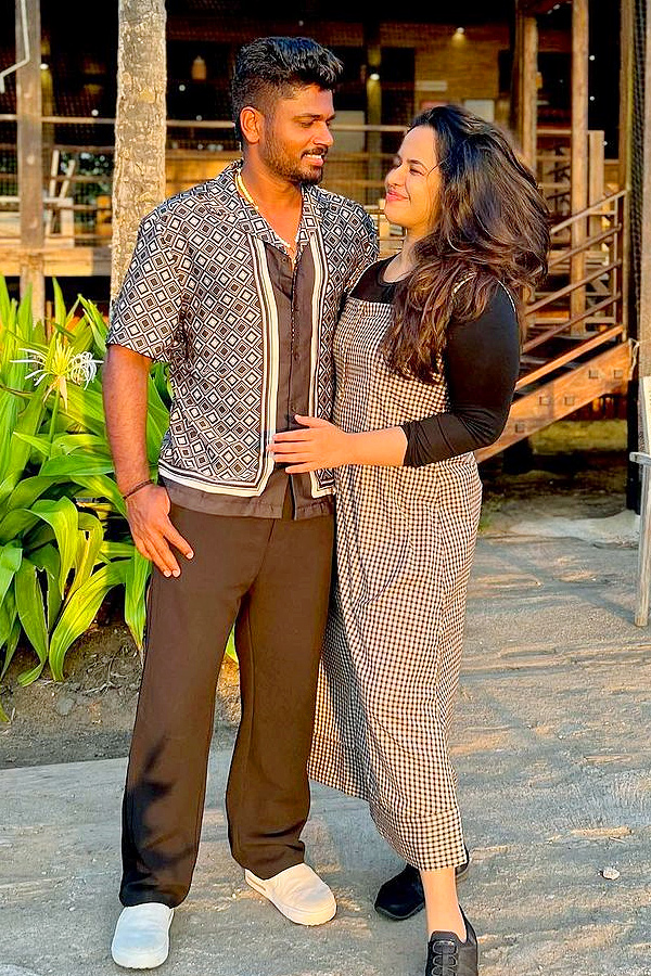 My Beautiful Impact Player: Sanju Samson Birthday Post for wife Charulatha Remesh Photos Viral14