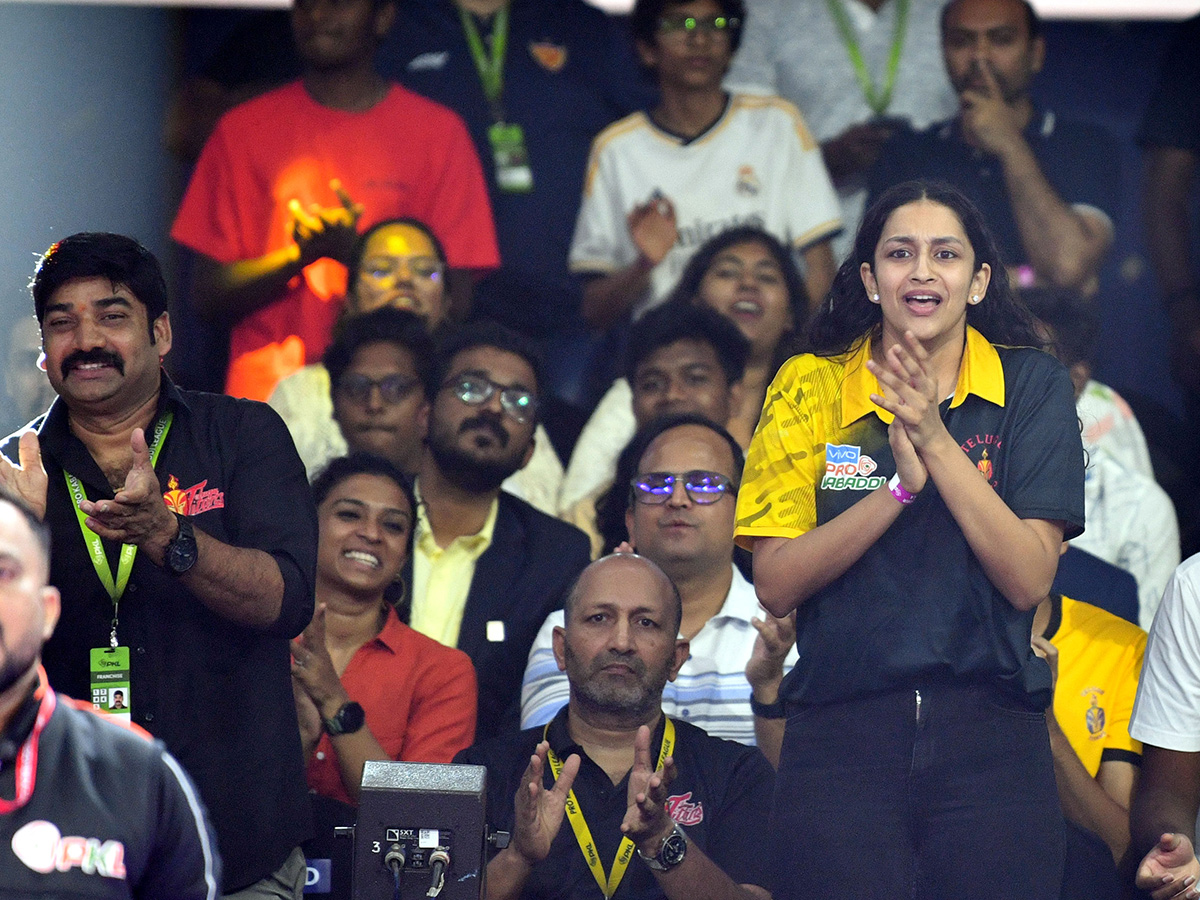 Kartik Aaryan and Vidya Balan attended the grand opening of Pro Kabaddi League Season 11.22