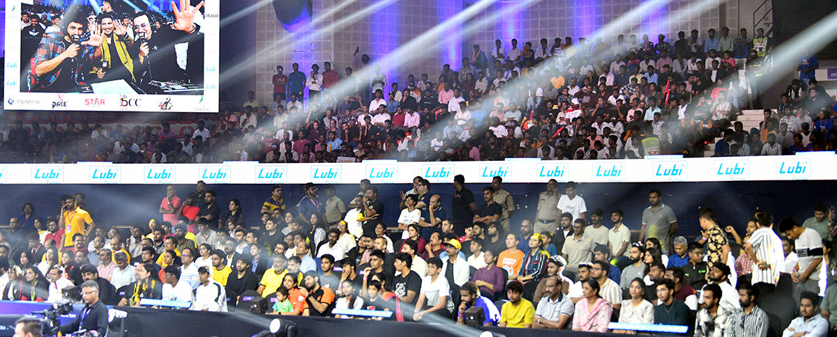 Kartik Aaryan and Vidya Balan attended the grand opening of Pro Kabaddi League Season 11.26