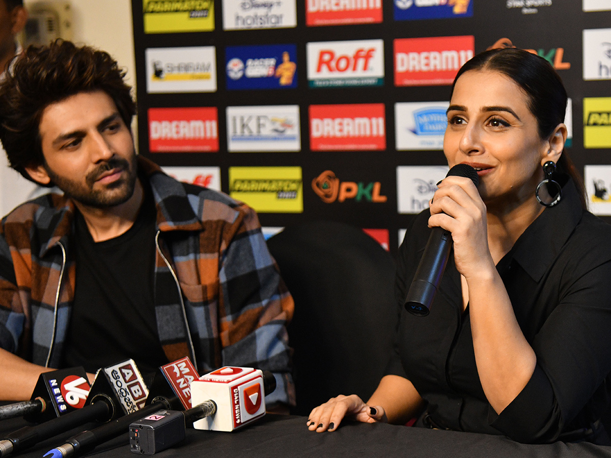 Kartik Aaryan and Vidya Balan attended the grand opening of Pro Kabaddi League Season 11.5