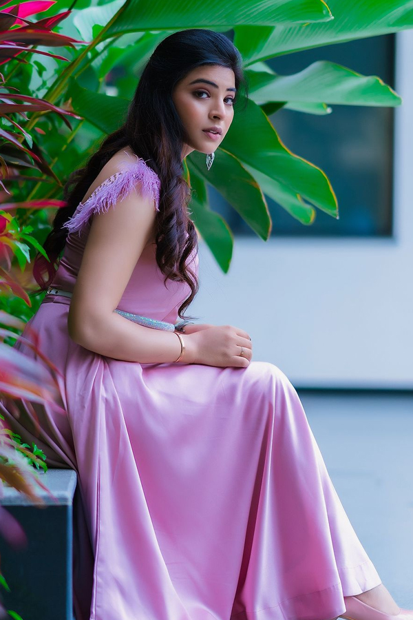 Bigg Boss Fame Priyanka Singh Stunning Photos In Pink Frock5